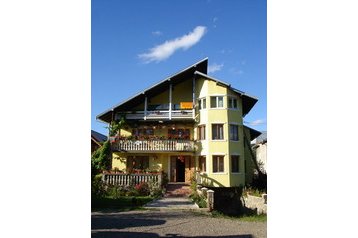 Rumanía Privát Gura Humorului, Exterior